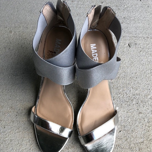 Silver Heels - Picture 3 of 3